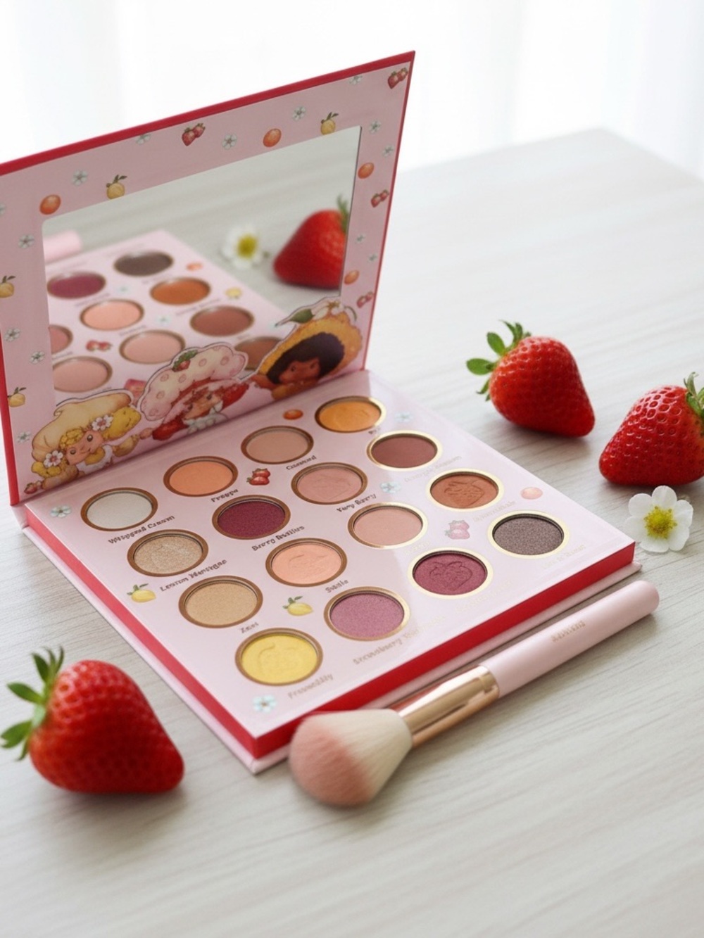 Strawberry Shortcake Eyeshadow Palette 18 Colors Makeup Palette New Sealed - Picture 4 of 4